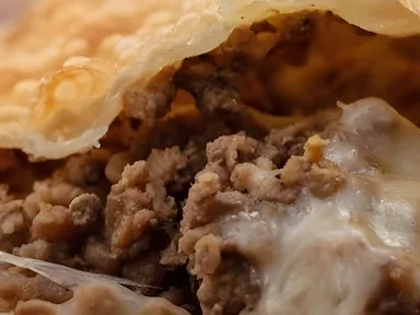 Pastel de Carne com Queijo